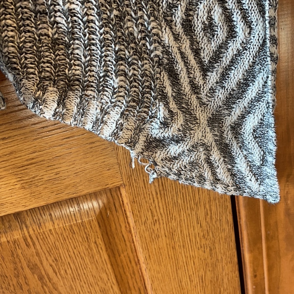 Cardigan - Picture 2 of 4